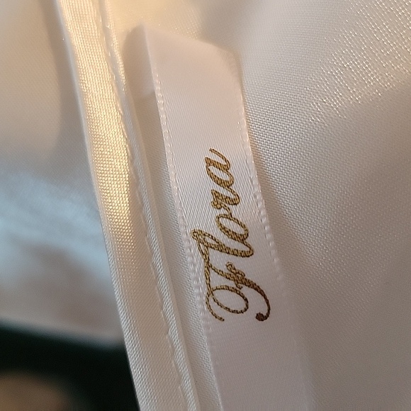 Flora Long White Nightgown with Deep V-Neck, Size: M - Picture 7 of 9